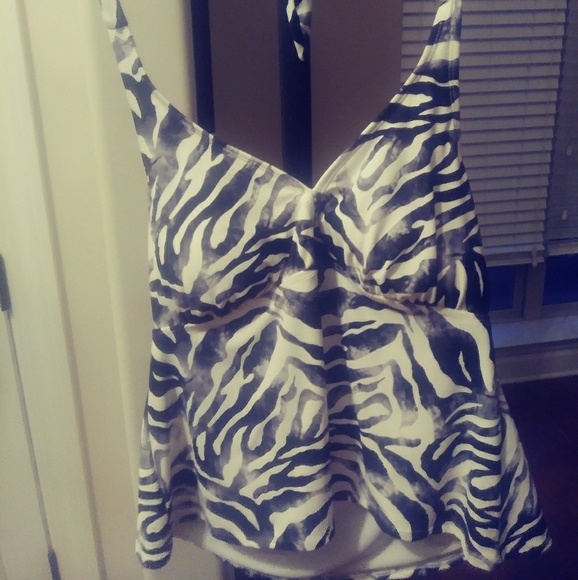 Swimsuit tankini bundle - Picture 2 of 4